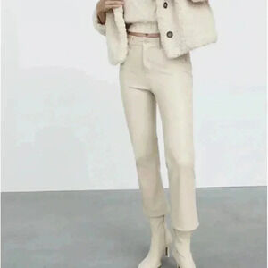 ZARA FAUX LEATHER  CREAM MINIMALIST MINI FLARE PANTS M